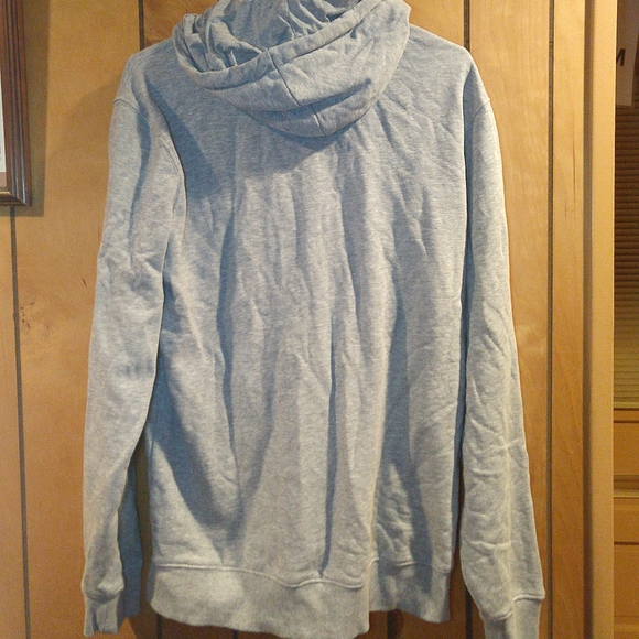 NWT Original Penguin Grey Buffalo Plaid Logo Hoodie - Medium - Picture 3 of 3